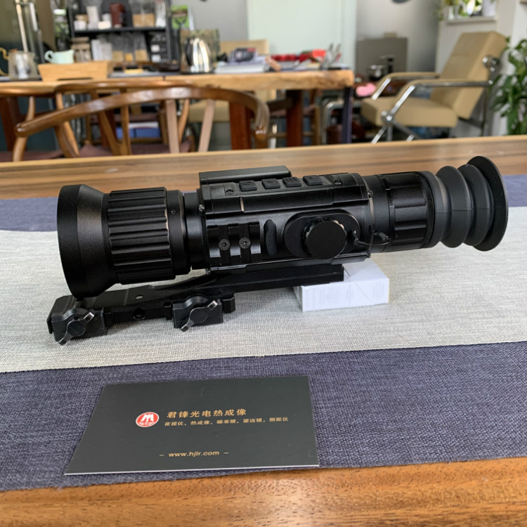 RLS750_03.jpg
